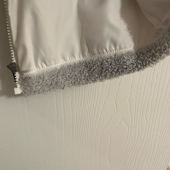 Patagonia Women's Los Gatos Fleece Vest - Picture 4 of 7